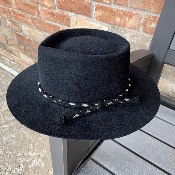 Elegant Black Fedora Hat - Picture 3 of 6